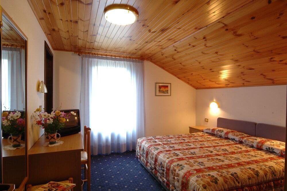 Hotel Garni Roberta Malga Ciapela Bagian luar foto
