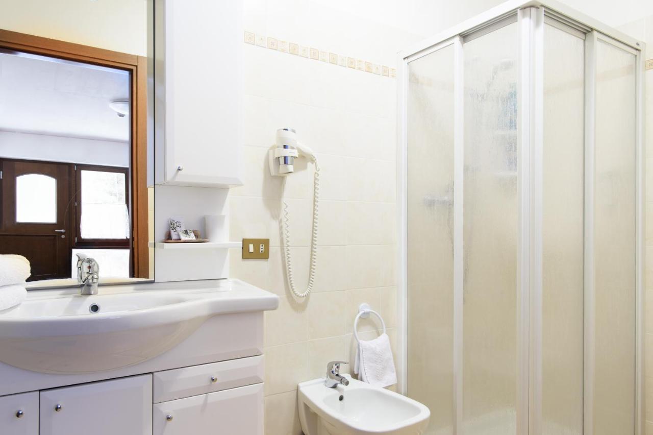 Hotel Garni Roberta Malga Ciapela Bagian luar foto